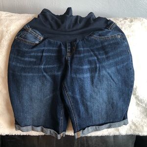 Maternity shorts